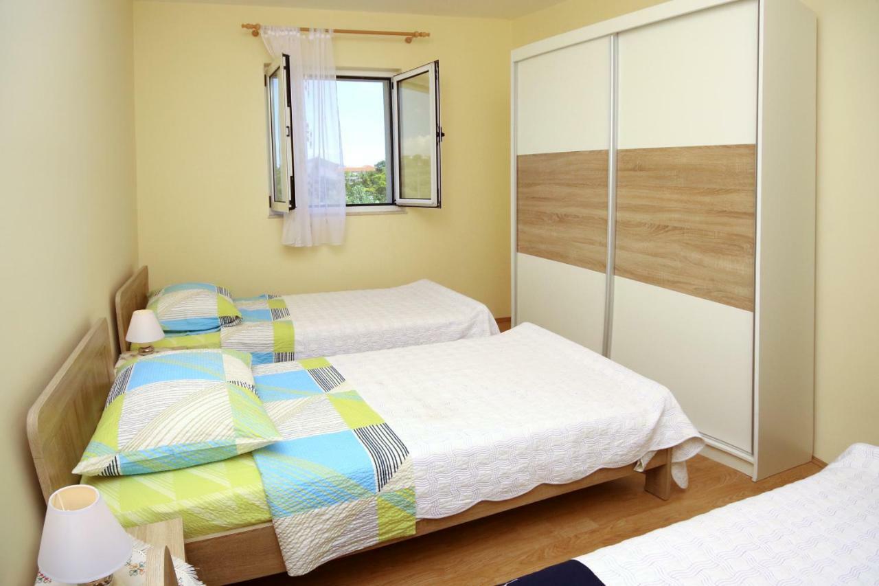 Apartment Mirni Kutak Шибеник Экстерьер фото