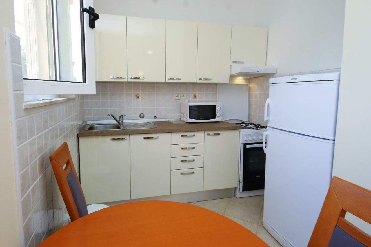 Apartment Mirni Kutak Шибеник Экстерьер фото
