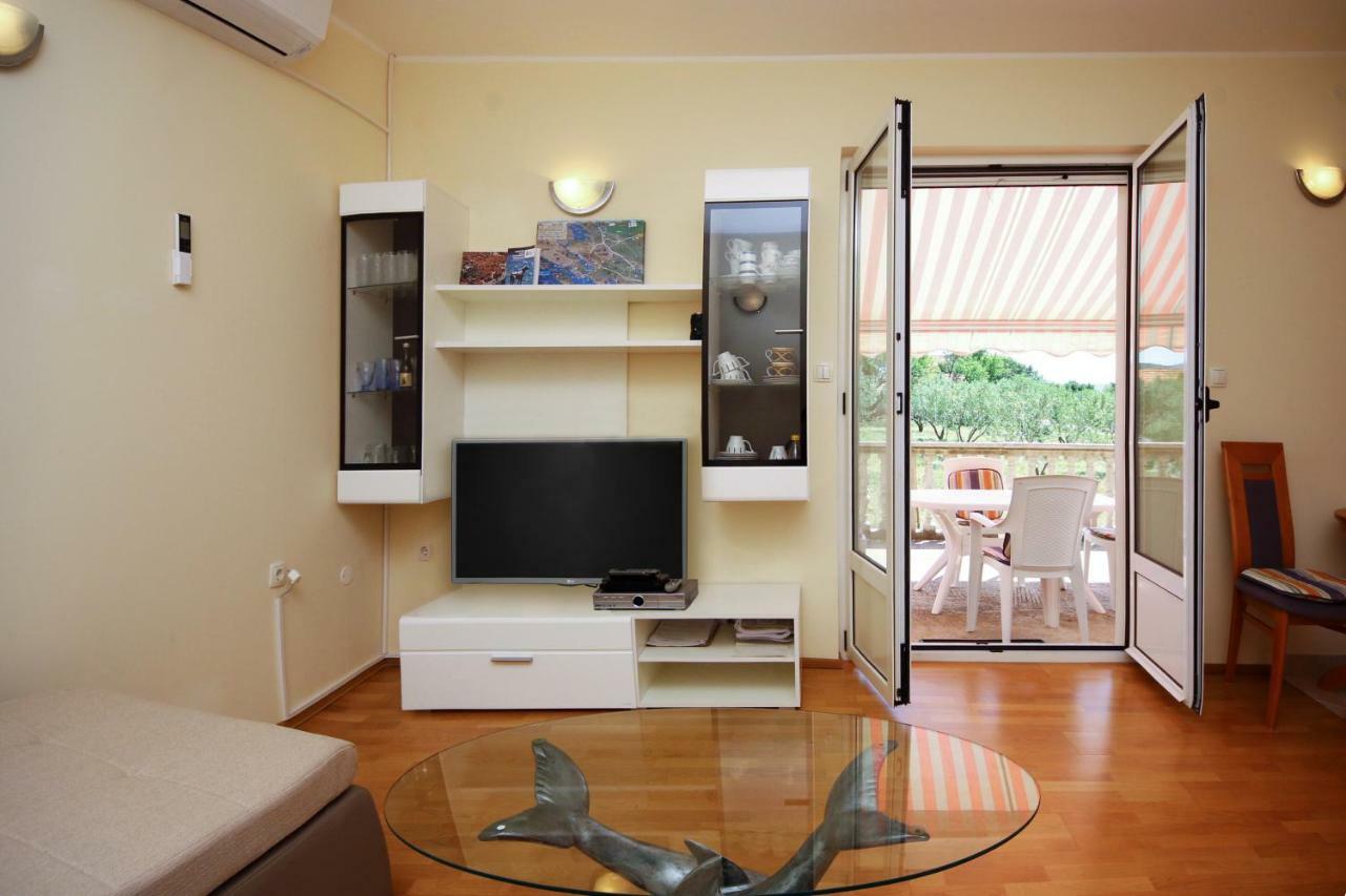 Apartment Mirni Kutak Шибеник Экстерьер фото